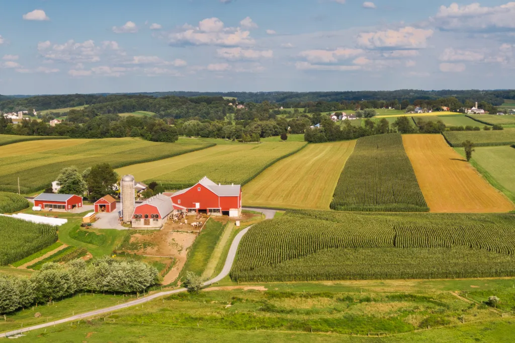 Aerial Traditional American farm, Pennsylvania countryside. Image courtesy of Adobe Stock.